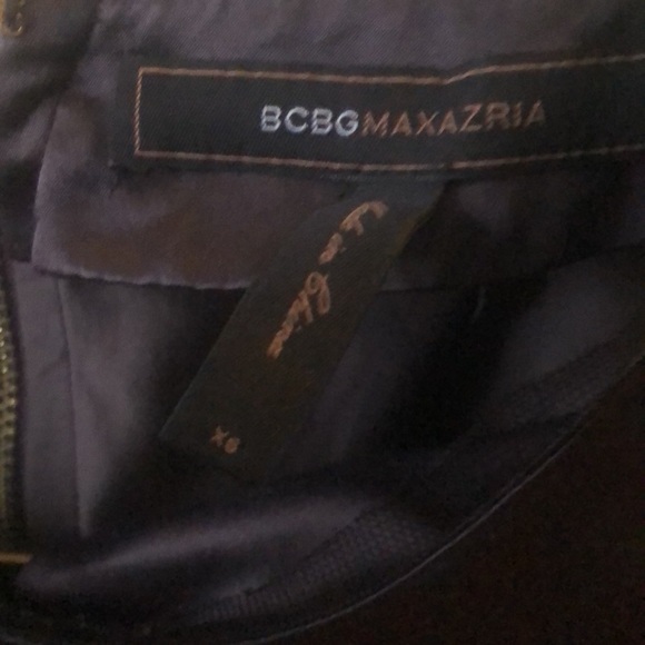 BCBG elegant dress in deep purple with flower pattern - Picture 2 of 3